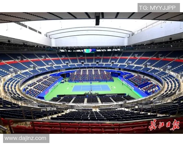 武汉网球队的默契配合揭秘：网球场上的团队精神与战术分析